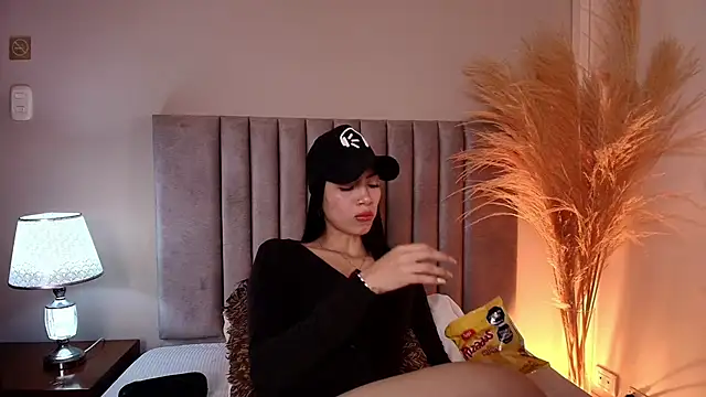 AbbieJoness  online show from 6, 11, 2025