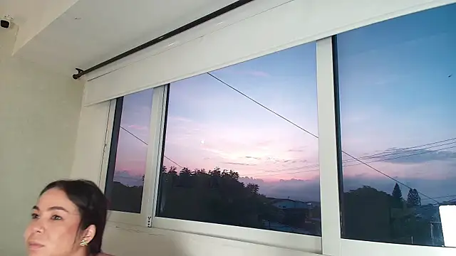  Victoria Collins online show from 15, 11, 2025