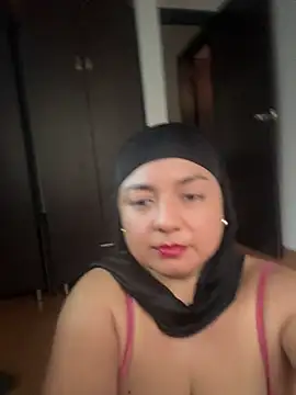 Snapshot of bluum chatting on 3, 7, 2026 bluum online show from 3, 7, 2026