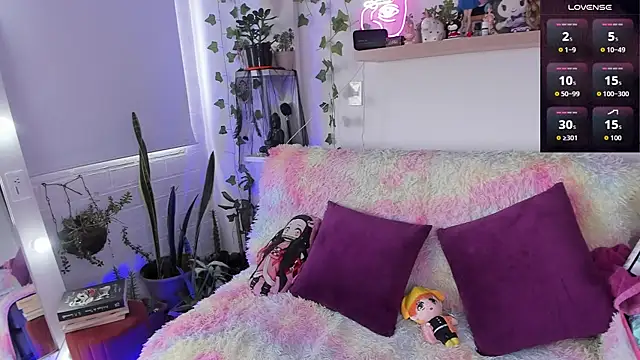 sarahminage  online show from 15, 6, 2026