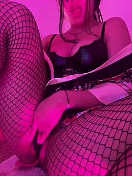 casieee love online show from 24, 10, 2025