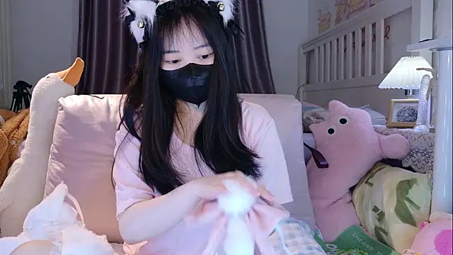 love-uiui online show from 27, 10, 2025