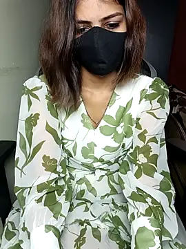 Isha Sax online show from 4, 10, 2025