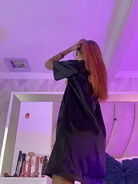 AnnahiBaker online show from 2, 11, 2025