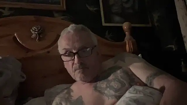 Snapshot of poggles chatting on 28, 4, 2026 poggles online show from 28, 4, 2026