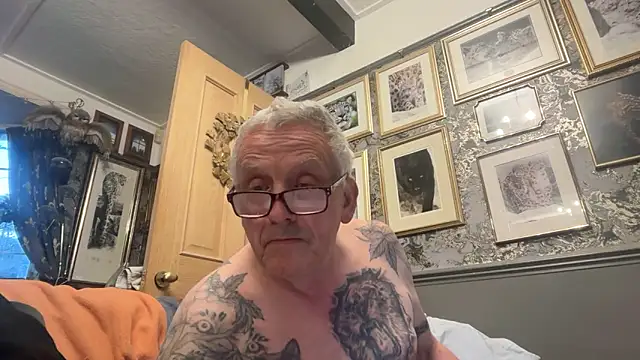 Snapshot of poggles chatting on 22, 5, 2026 poggles online show from 22, 5, 2026