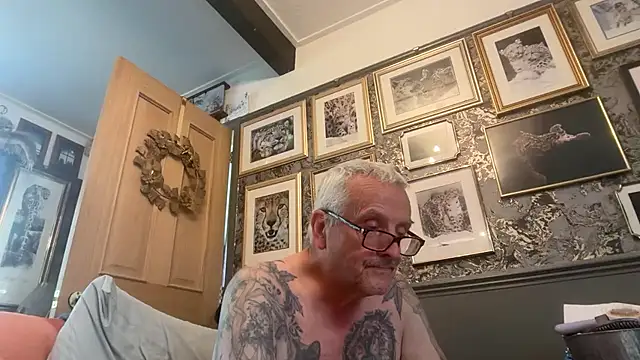Snapshot of poggles chatting on 10, 7, 2026 poggles online show from 10, 7, 2026