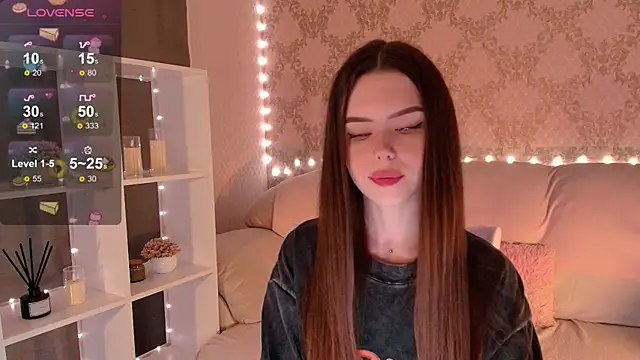 Snapshot of HolyMiax chatting on 7, 8, 2026 HolyMiax online show from 7, 8, 2026