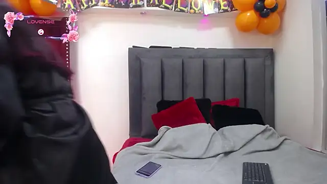 EmmaJhomson online show from 10, 10, 2025