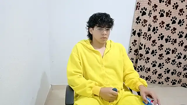 Snapshot of Kei_Dream chatting on 30, 10, 2025 Kei Dream online show from 30, 10, 2025