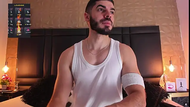 Snapshot of AxelThompson_ chatting on 8, 10, 2025 AxelThompson online show from 8, 10, 2025