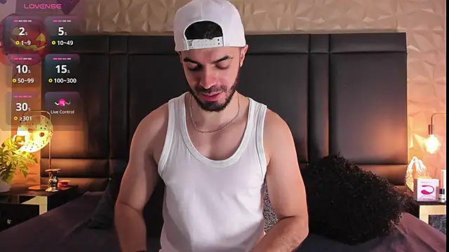 Snapshot of AxelThompson_ chatting on 13, 10, 2025 AxelThompson online show from 13, 10, 2025