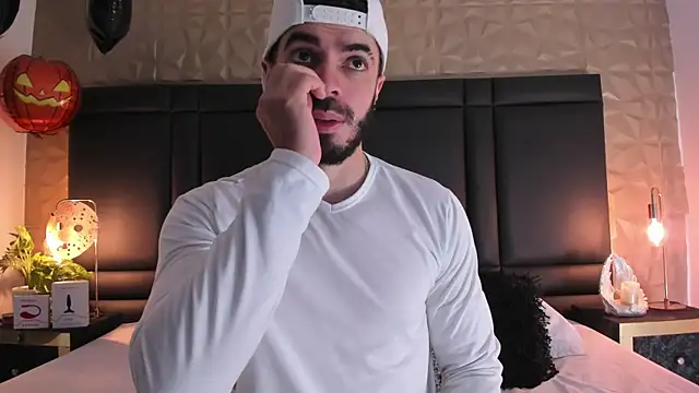 Snapshot of AxelThompson_ chatting on 16, 10, 2025 AxelThompson online show from 16, 10, 2025