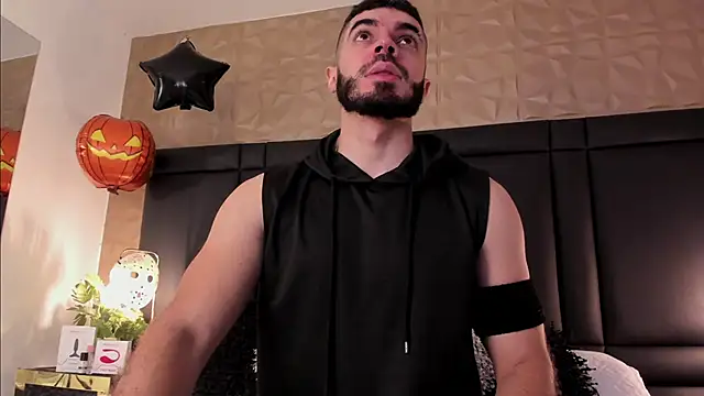 Snapshot of AxelThompson_ chatting on 23, 10, 2025 AxelThompson online show from 23, 10, 2025