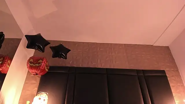 Snapshot of AxelThompson_ chatting on 25, 10, 2025 AxelThompson online show from 25, 10, 2025