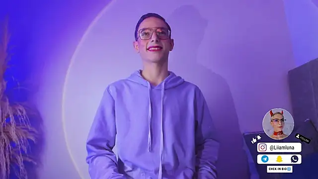 liiamluna  online show from 23, 9, 2025