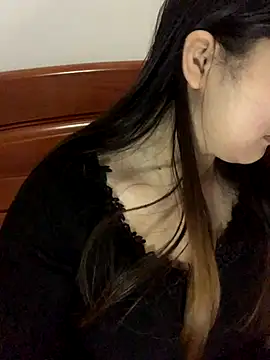 Snapshot of xialuo25 chatting on 19, 11, 2025 xialuo25 online show from 19, 11, 2025