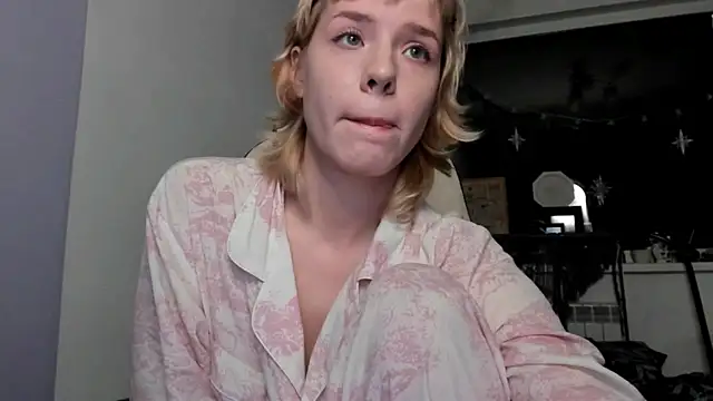 Snapshot of _CuteAsFuck_ chatting on 4, 10, 2025 CuteAsFuck online show from 4, 10, 2025