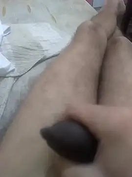 GuilhermeYuree online show from 11, 9, 2025