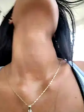 Juliana Xander online show from 6, 10, 2025