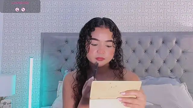 Snapshot of Evaa_Lunna_ chatting on 22, 5, 2026 Evaa Lunna online show from 22, 5, 2026