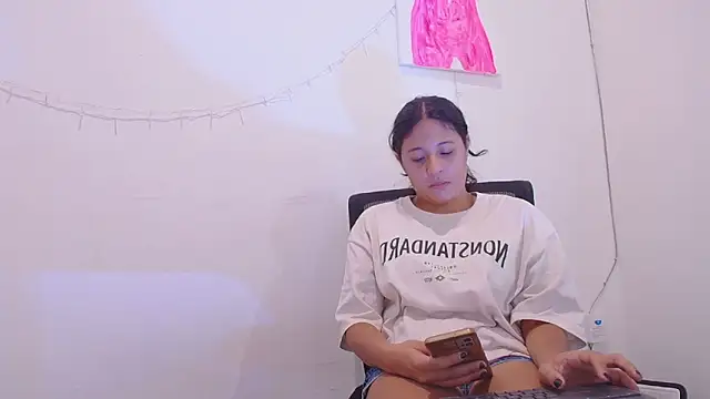 Aria Arthur online show from 22, 9, 2025