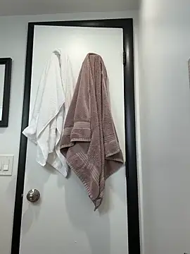 sweetsirenn online show from 14, 10, 2025