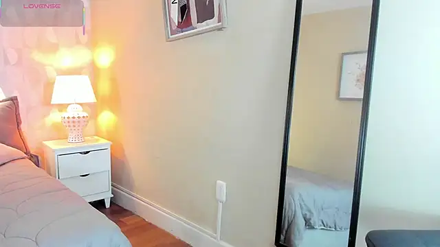 Snapshot of isabella_milf_ chatting on 17, 9, 2025 isabella milf online show from 17, 9, 2025