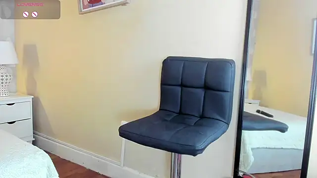 Snapshot of isabella_milf_ chatting on 25, 9, 2025 isabella milf online show from 25, 9, 2025