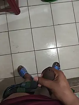 Snapshot of Genaro_Dickinson_69 chatting on 25, 11, 2025 Genaro Dickinson 69 online show from 25, 11, 2025