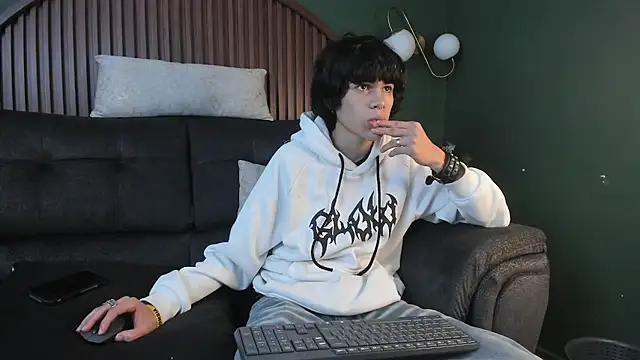 Snapshot of Diamond_twink chatting on 4, 7, 2026 Diamond twink online show from 4, 7, 2026
