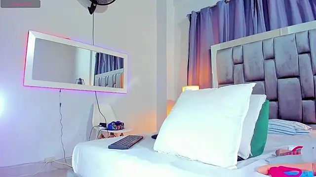 milfhorny 69 online show from 12, 11, 2025