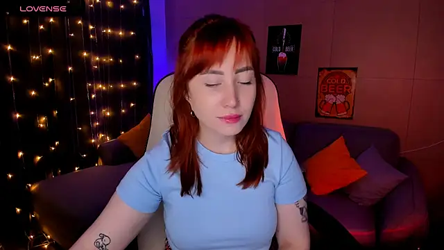 Snapshot of deboramoore chatting on 5, 10, 2025 deboramoore online show from 5, 10, 2025