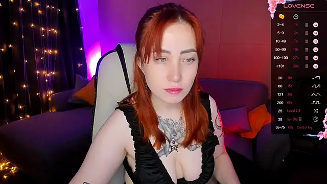 Snapshot of deboramoore chatting on 17, 10, 2025 deboramoore online show from 17, 10, 2025