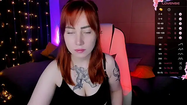 Snapshot of deboramoore chatting on 20, 10, 2025 deboramoore online show from 20, 10, 2025