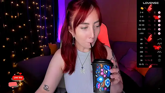 Snapshot of deboramoore chatting on 24, 11, 2025 deboramoore online show from 24, 11, 2025