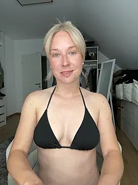 Snapshot of celis_secret chatting on 11, 5, 2026 celis secret online show from 11, 5, 2026