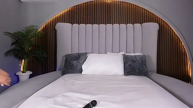 KatlynRous online show from 29, 11, 2025