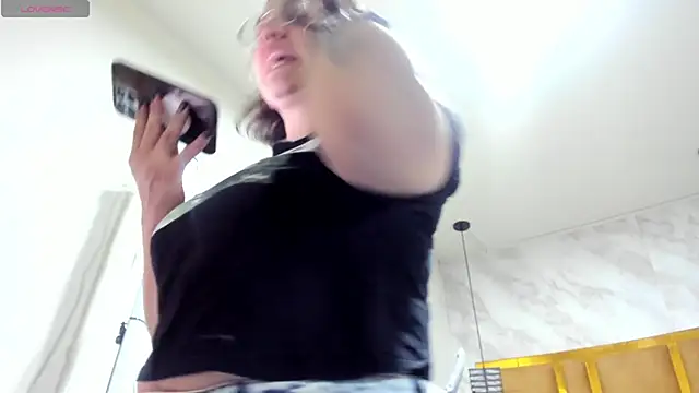 Luciifeer  online show from 11, 2, 2026