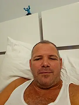 cubanitofeliz40 online show from 7, 2, 2026