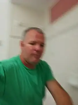 cubanitofeliz40 online show from 23, 2, 2026