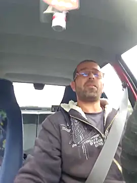 Snapshot of Thomas043 chatting on 8, 11, 2025 Thomas043 online show from 8, 11, 2025