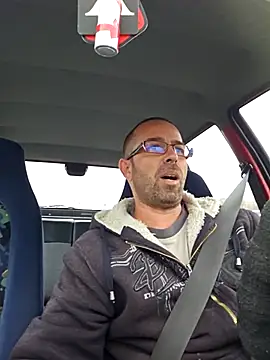 Snapshot of Thomas043 chatting on 15, 11, 2025 Thomas043 online show from 15, 11, 2025