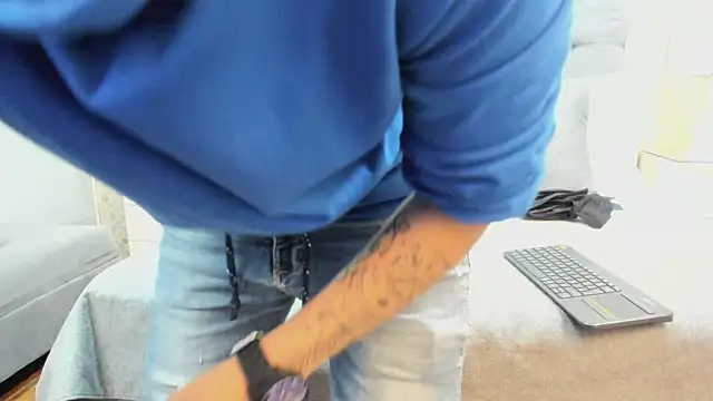 ZoeKrug online show from 4, 10, 2025