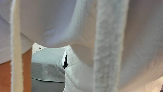 ZoeKrug online show from 17, 10, 2025