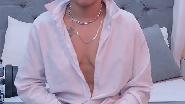 ZoeKrug online show from 23, 10, 2025