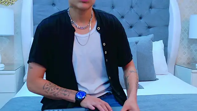 ZoeKrug online show from 1, 11, 2025