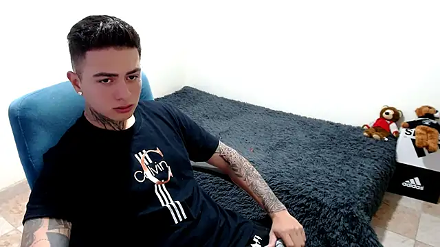 Snapshot of santii_ss chatting on 20, 10, 2025 santii ss online show from 20, 10, 2025