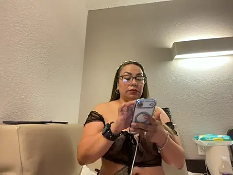 SamyHot2025 online show from 6, 4, 2026