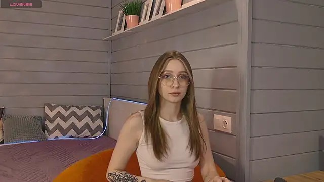 Snapshot of Vikki_wyye chatting on 4, 10, 2025 Vikki wyye online show from 4, 10, 2025